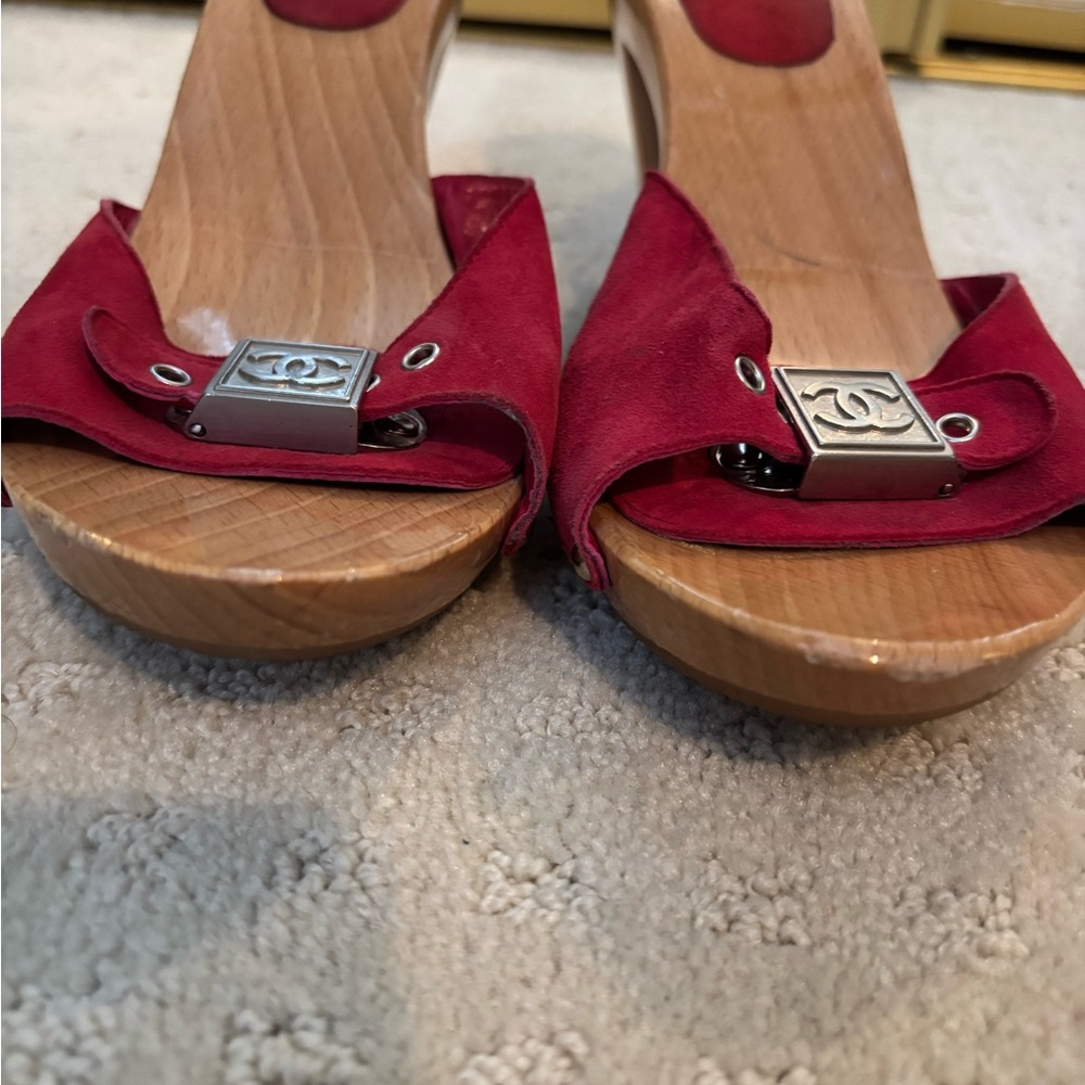 CHANEL Red Suede Slide Mules with Wood Heel - Picture 5 of 12